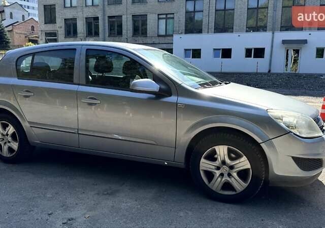 Серый Опель Астра, объемом двигателя 1.4 л и пробегом 190 тыс. км за 4700 $, фото 3 на Automoto.ua