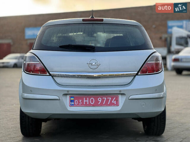 Серый Опель Астра, объемом двигателя 1.6 л и пробегом 240 тыс. км за 5500 $, фото 10 на Automoto.ua