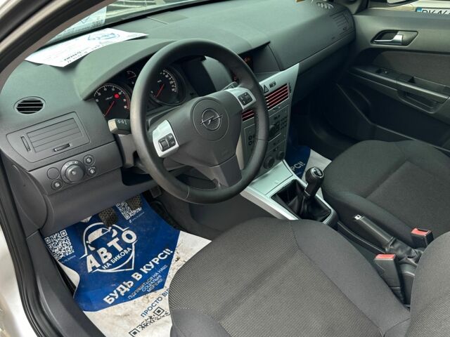 Серый Опель Астра, объемом двигателя 1.4 л и пробегом 229 тыс. км за 5500 $, фото 13 на Automoto.ua