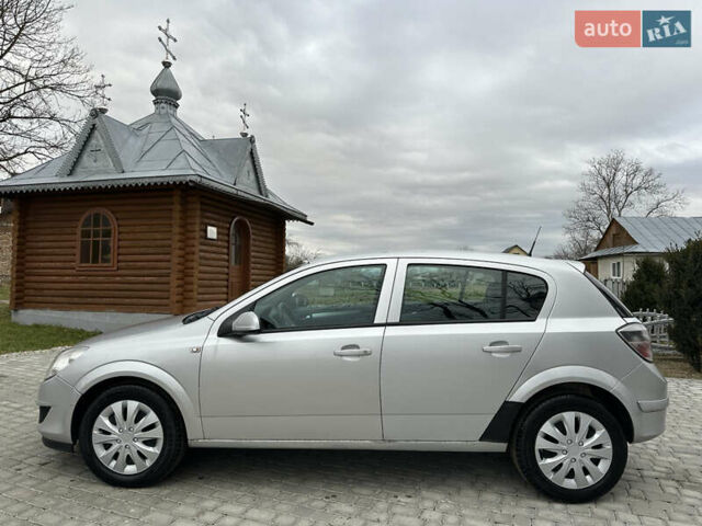 Серый Опель Астра, объемом двигателя 1.25 л и пробегом 194 тыс. км за 3700 $, фото 13 на Automoto.ua