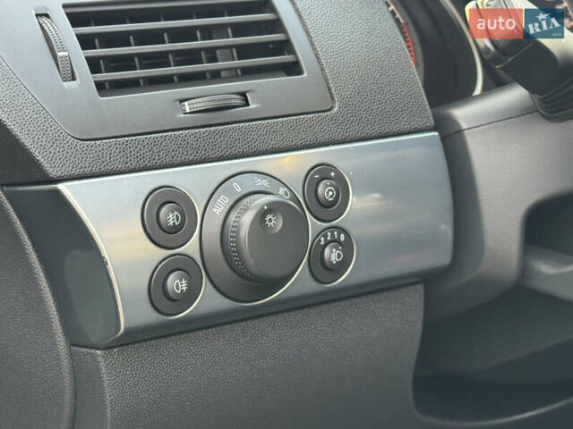 Серый Опель Астра, объемом двигателя 1.6 л и пробегом 240 тыс. км за 5500 $, фото 35 на Automoto.ua