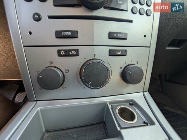 Опель Астра 2009 в Киеве на Automoto.ua Серый Опель Астра, объемом двигателя 1.25 л и пробегом 380 тыс. км за 4700 $, фото 22 на Automoto.ua