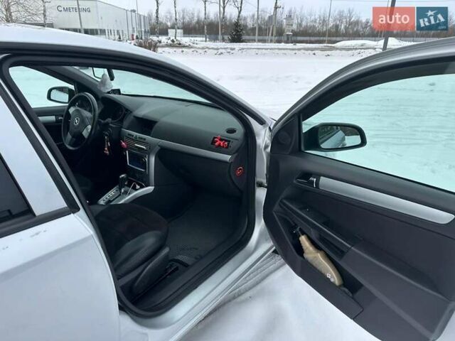 Серый Опель Астра, объемом двигателя 1.9 л и пробегом 146 тыс. км за 7100 $, фото 10 на Automoto.ua