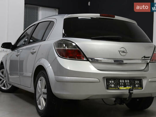 Серый Опель Астра, объемом двигателя 1.7 л и пробегом 144 тыс. км за 5900 $, фото 33 на Automoto.ua