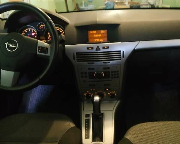 Серый Опель Астра, объемом двигателя 1.8 л и пробегом 200 тыс. км за 7250 $, фото 2 на Automoto.ua