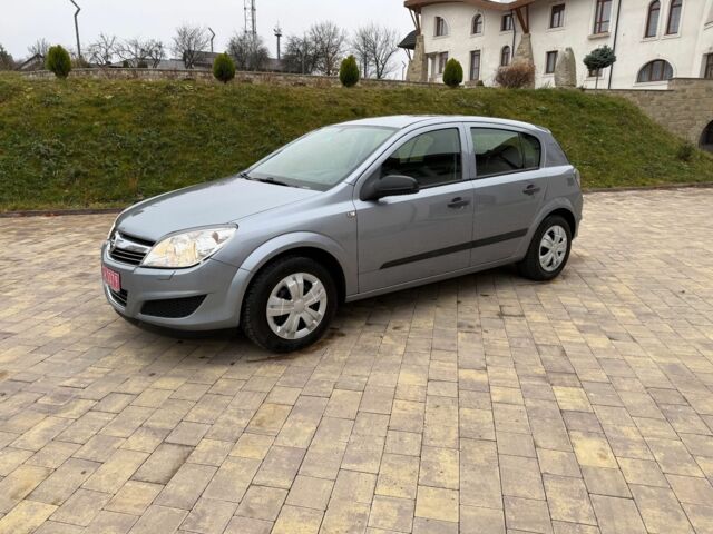 Серый Опель Астра, объемом двигателя 1.4 л и пробегом 205 тыс. км за 4400 $, фото 2 на Automoto.ua