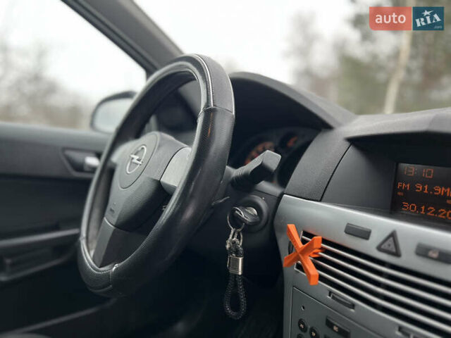 Сірий Опель Астра, об'ємом двигуна 1.4 л та пробігом 281 тис. км за 3200 $, фото 21 на Automoto.ua