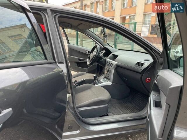 Серый Опель Астра, объемом двигателя 1.25 л и пробегом 384 тыс. км за 3900 $, фото 26 на Automoto.ua