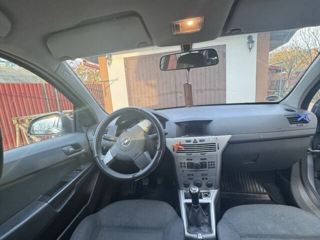 Сірий Опель Астра, об'ємом двигуна 1.4 л та пробігом 280 тис. км за 3600 $, фото 3 на Automoto.ua