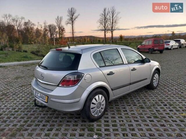 Опель Астра 2009 в Коломые на Automoto.ua Серый Опель Астра, объемом двигателя 1.4 л и пробегом 187 тыс. км за 4900 $, фото 2 на Automoto.ua
