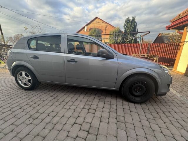 Сірий Опель Астра, об'ємом двигуна 1.4 л та пробігом 280 тис. км за 3600 $, фото 2 на Automoto.ua