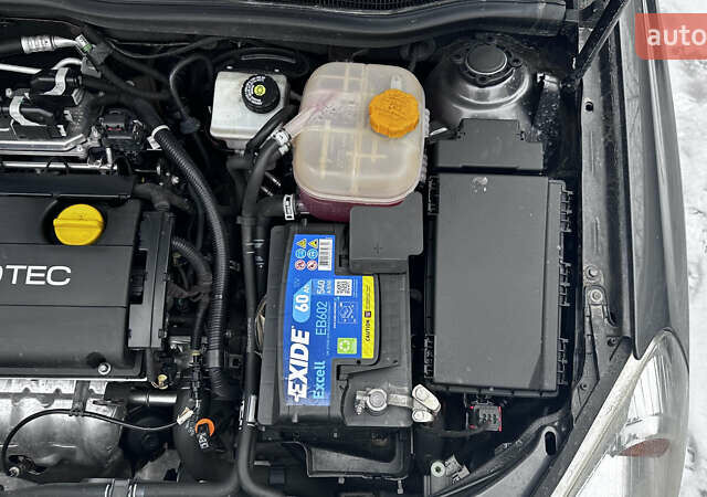 Серый Опель Астра, объемом двигателя 1.82 л и пробегом 94 тыс. км за 7850 $, фото 31 на Automoto.ua