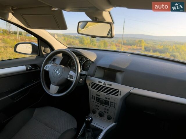 Серый Опель Астра, объемом двигателя 1.3 л и пробегом 242 тыс. км за 5200 $, фото 39 на Automoto.ua