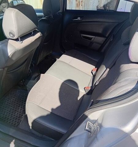 Серый Опель Астра, объемом двигателя 1.4 л и пробегом 202 тыс. км за 5150 $, фото 33 на Automoto.ua