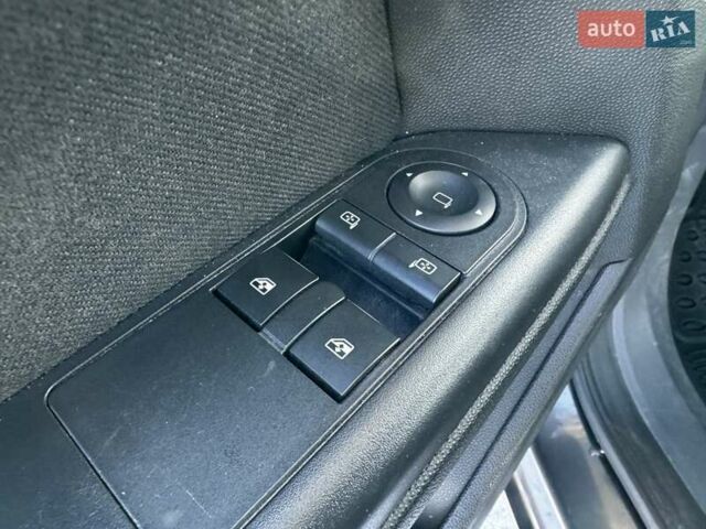 Серый Опель Астра, объемом двигателя 1.4 л и пробегом 220 тыс. км за 5300 $, фото 10 на Automoto.ua