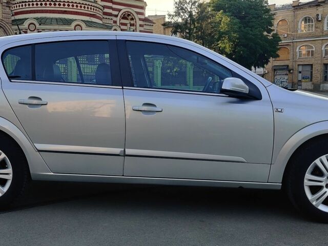 Сірий Опель Астра, об'ємом двигуна 1.6 л та пробігом 232 тис. км за 5500 $, фото 3 на Automoto.ua