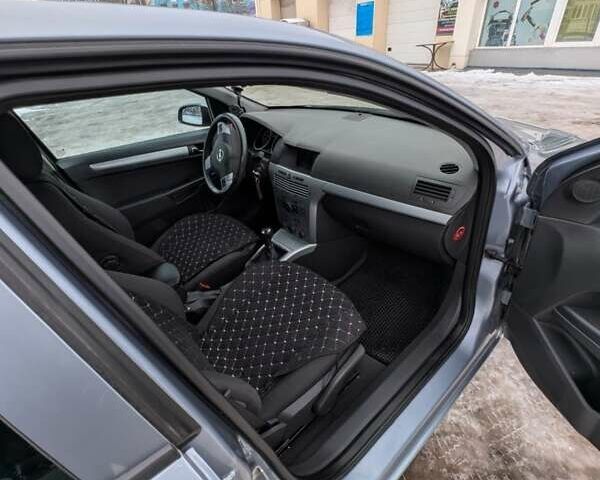 Серый Опель Астра, объемом двигателя 1.8 л и пробегом 201 тыс. км за 5700 $, фото 9 на Automoto.ua