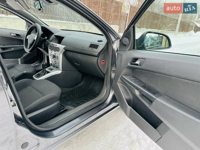 Серый Опель Астра, объемом двигателя 1.4 л и пробегом 221 тыс. км за 5499 $, фото 23 на Automoto.ua