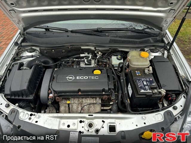 Серый Опель Астра, объемом двигателя 1.6 л и пробегом 250 тыс. км за 4199 $, фото 12 на Automoto.ua