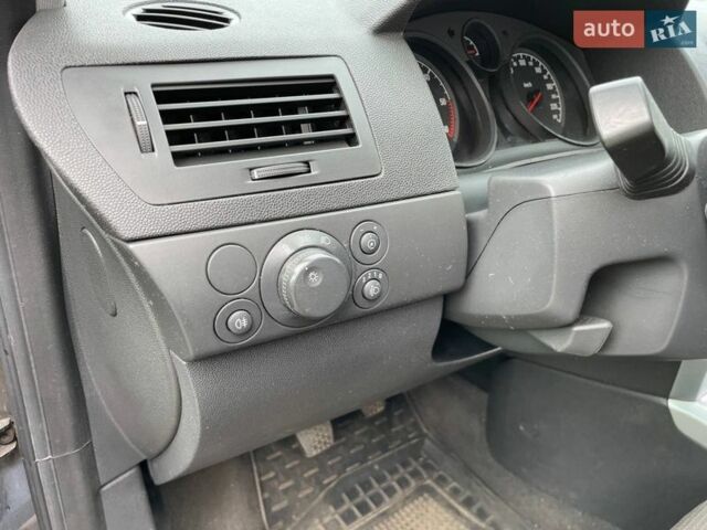 Серый Опель Астра, объемом двигателя 1.25 л и пробегом 384 тыс. км за 3900 $, фото 13 на Automoto.ua