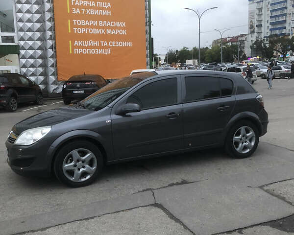 Сірий Опель Астра, об'ємом двигуна 1.69 л та пробігом 225 тис. км за 6100 $, фото 1 на Automoto.ua