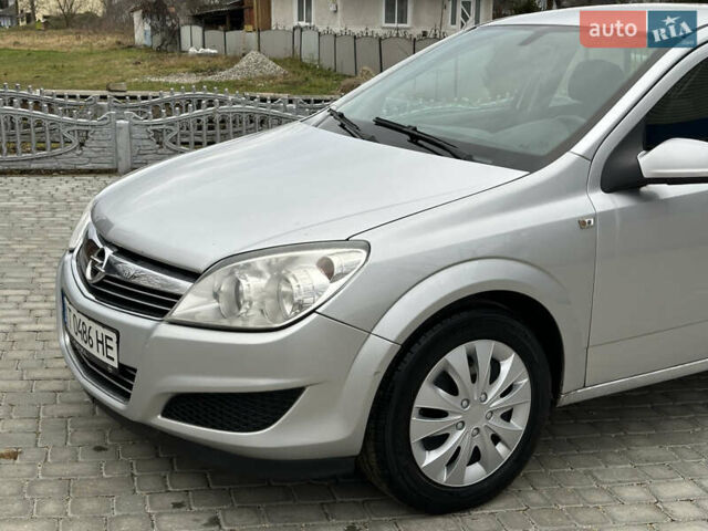 Серый Опель Астра, объемом двигателя 1.25 л и пробегом 194 тыс. км за 3700 $, фото 16 на Automoto.ua