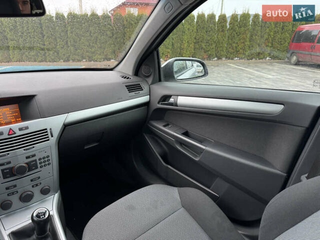 Серый Опель Астра, объемом двигателя 1.6 л и пробегом 51 тыс. км за 6900 $, фото 66 на Automoto.ua