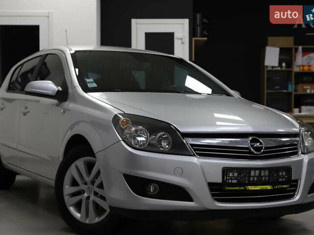 Серый Опель Астра, объемом двигателя 1.7 л и пробегом 144 тыс. км за 5900 $, фото 1 на Automoto.ua