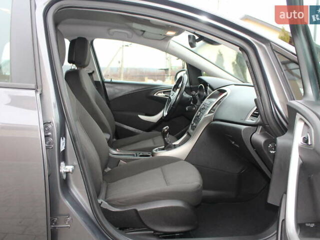 Серый Опель Астра, объемом двигателя 1.6 л и пробегом 193 тыс. км за 5890 $, фото 85 на Automoto.ua