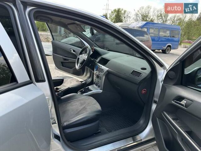 Серый Опель Астра, объемом двигателя 1.4 л и пробегом 178 тыс. км за 5500 $, фото 43 на Automoto.ua