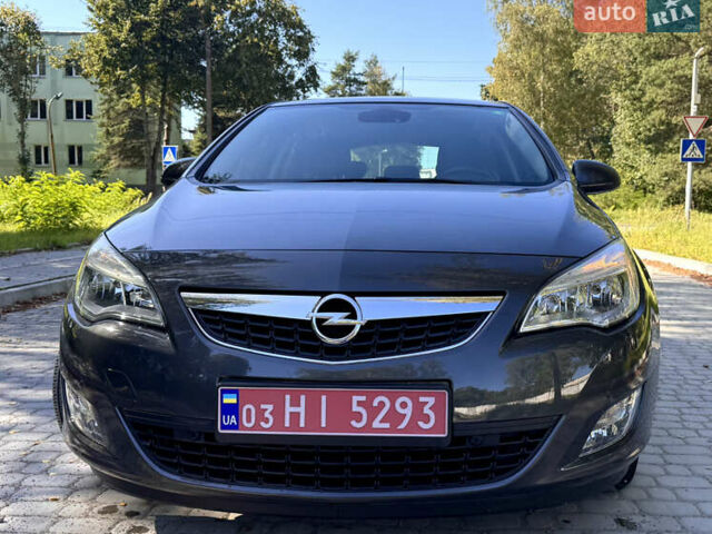 Серый Опель Астра, объемом двигателя 1.6 л и пробегом 124 тыс. км за 8900 $, фото 1 на Automoto.ua
