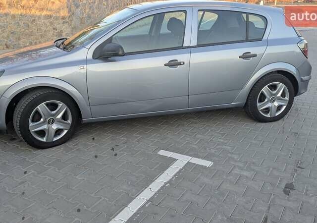 Серый Опель Астра, объемом двигателя 1.6 л и пробегом 132 тыс. км за 4500 $, фото 3 на Automoto.ua