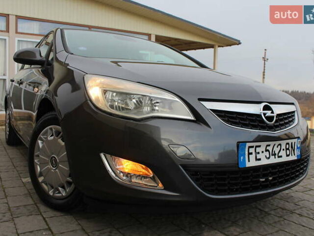 Серый Опель Астра, объемом двигателя 1.6 л и пробегом 193 тыс. км за 5890 $, фото 6 на Automoto.ua