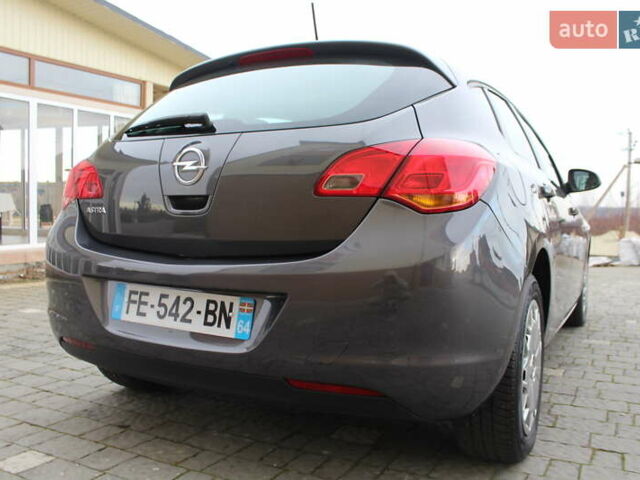 Серый Опель Астра, объемом двигателя 1.6 л и пробегом 193 тыс. км за 5890 $, фото 45 на Automoto.ua