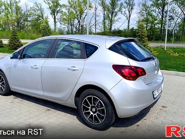 Серый Опель Астра, объемом двигателя 1.7 л и пробегом 350 тыс. км за 5800 $, фото 6 на Automoto.ua