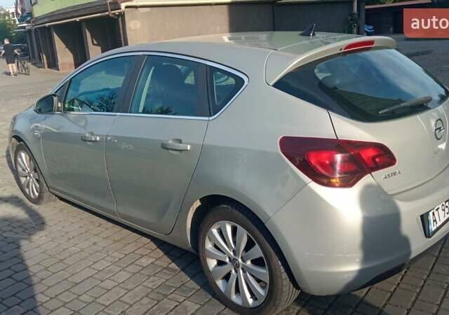 Опель Астра 2010 у Івано-Франківську на Automoto.ua Сірий Опель Астра, об'ємом двигуна 1.6 л та пробігом 129 тис. км за 8400 $, фото 5 на Automoto.ua