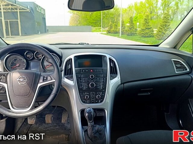 Серый Опель Астра, объемом двигателя 1.7 л и пробегом 350 тыс. км за 5800 $, фото 10 на Automoto.ua