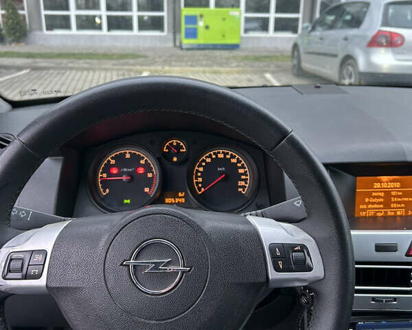 Серый Опель Астра, объемом двигателя 1.3 л и пробегом 305 тыс. км за 4800 $, фото 12 на Automoto.ua