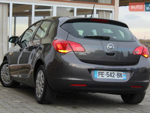 Серый Опель Астра, объемом двигателя 1.6 л и пробегом 193 тыс. км за 5890 $, фото 31 на Automoto.ua