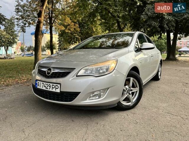 Сірий Опель Астра, об'ємом двигуна 1.69 л та пробігом 275 тис. км за 6300 $, фото 1 на Automoto.ua