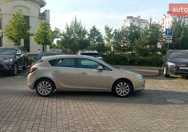 Опель Астра 2010 у Івано-Франківську на Automoto.ua Сірий Опель Астра, об'ємом двигуна 1.6 л та пробігом 129 тис. км за 8400 $, фото 1 на Automoto.ua