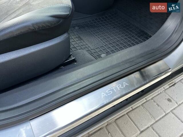Серый Опель Астра, объемом двигателя 1.4 л и пробегом 178 тыс. км за 5500 $, фото 40 на Automoto.ua