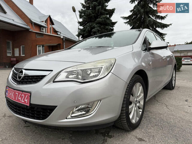Сірий Опель Астра, об'ємом двигуна 1.6 л та пробігом 157 тис. км за 8000 $, фото 13 на Automoto.ua