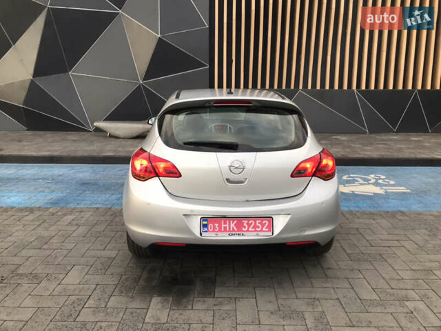 Сірий Опель Астра, об'ємом двигуна 1.6 л та пробігом 122 тис. км за 7850 $, фото 6 на Automoto.ua