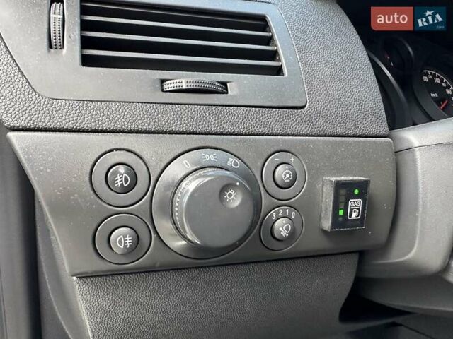 Серый Опель Астра, объемом двигателя 1.4 л и пробегом 178 тыс. км за 5500 $, фото 25 на Automoto.ua