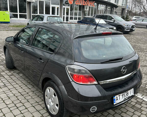 Серый Опель Астра, объемом двигателя 1.3 л и пробегом 305 тыс. км за 4800 $, фото 6 на Automoto.ua
