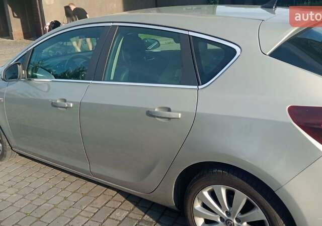 Опель Астра 2010 у Івано-Франківську на Automoto.ua Сірий Опель Астра, об'ємом двигуна 1.6 л та пробігом 129 тис. км за 8400 $, фото 3 на Automoto.ua