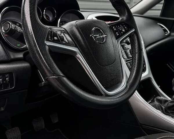 Опель Астра 2010 в Черкассах на Automoto.ua Серый Опель Астра, объемом двигателя 1.6 л и пробегом 190 тыс. км за 6999 $, фото 14 на Automoto.ua