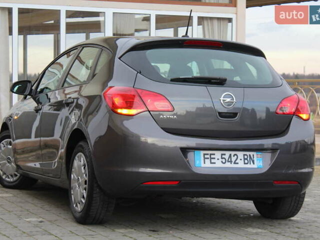 Серый Опель Астра, объемом двигателя 1.6 л и пробегом 193 тыс. км за 5890 $, фото 30 на Automoto.ua