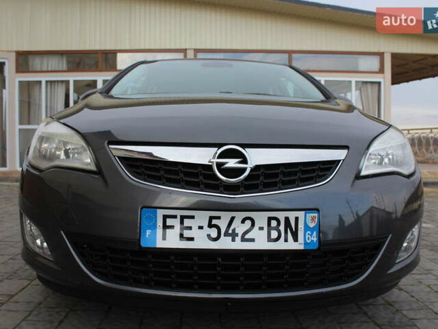 Серый Опель Астра, объемом двигателя 1.6 л и пробегом 193 тыс. км за 5890 $, фото 13 на Automoto.ua